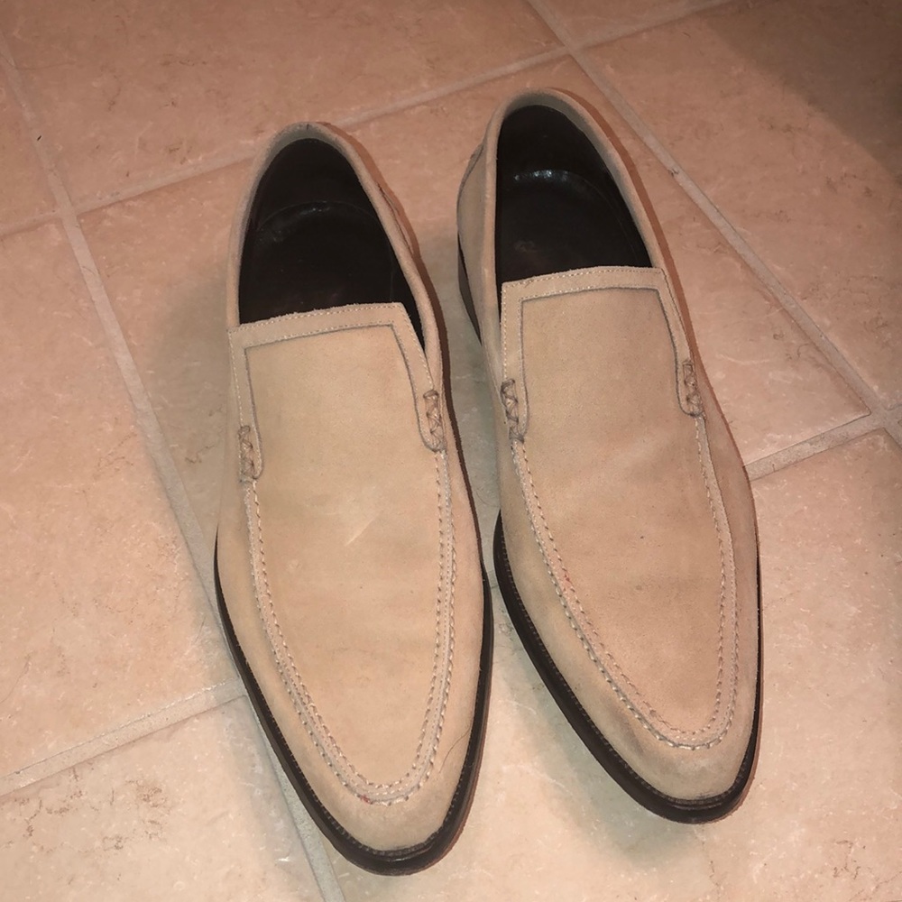 Men’s tan slip on shoe